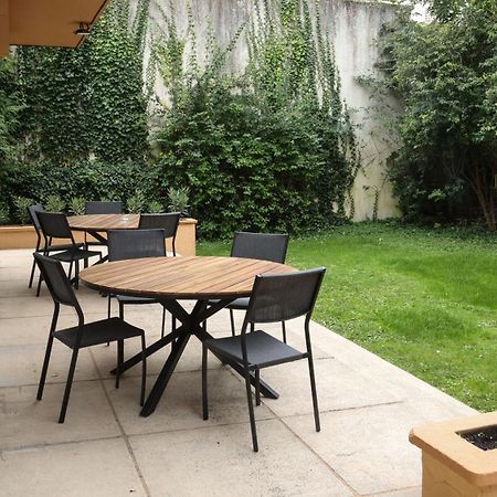 Erawan Boutique Hotel Evreux Bagian luar foto