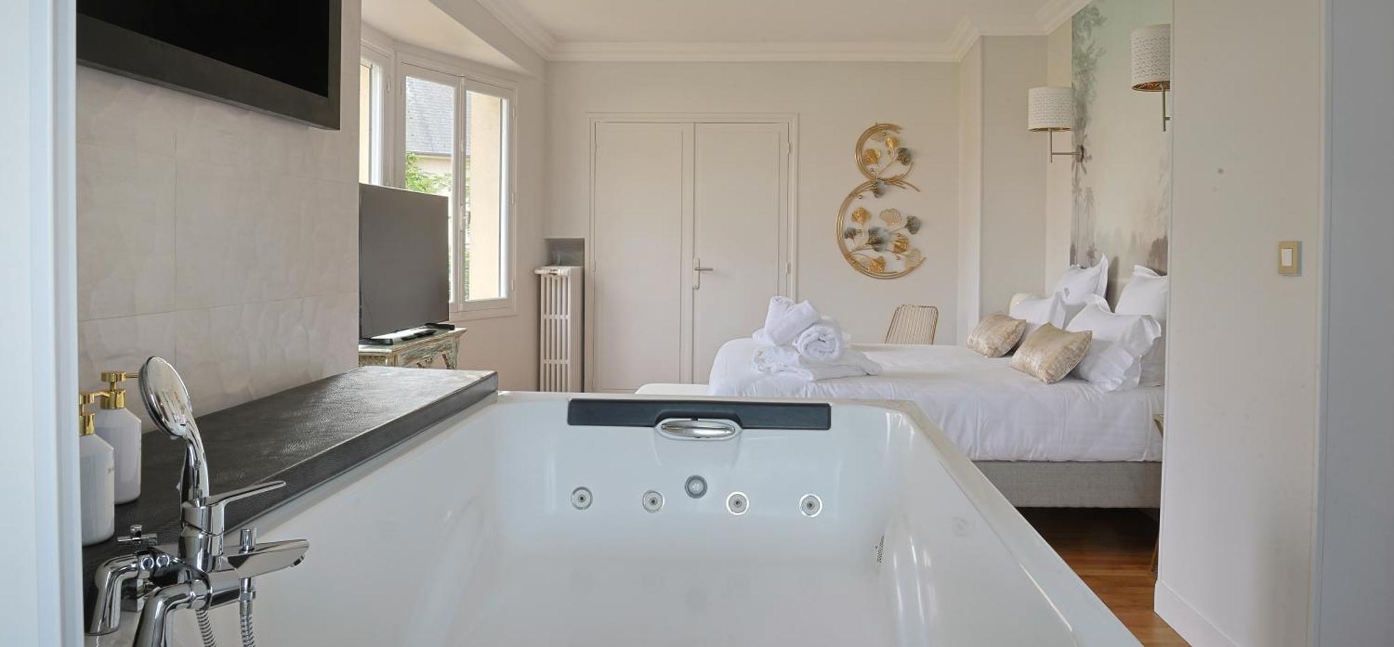 Erawan Boutique Hotel Evreux Bagian luar foto