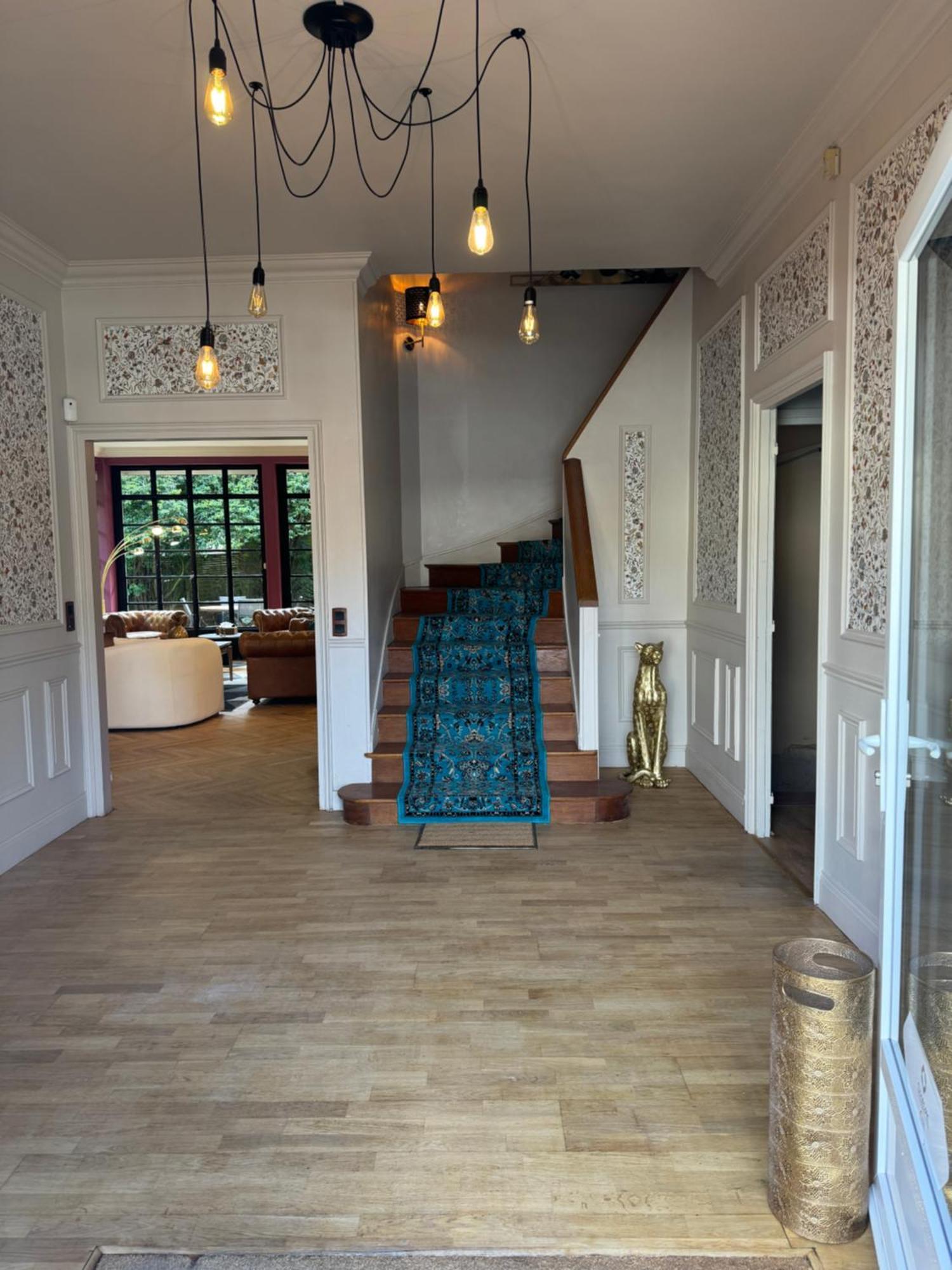 Erawan Boutique Hotel Evreux Bagian luar foto